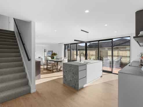 32 Hawthorne Street, Strowan