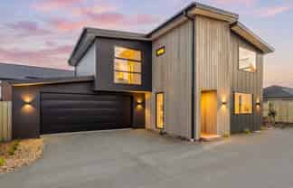 32 Hawthorne Street, Strowan