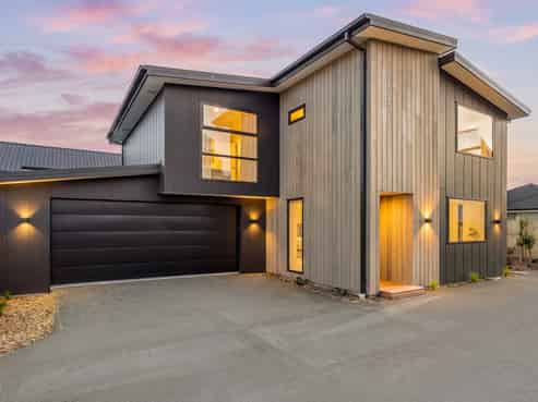 32 Hawthorne Street, Strowan