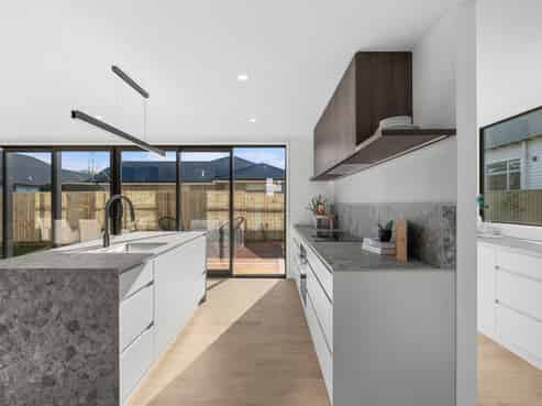 32 Hawthorne Street, Strowan
