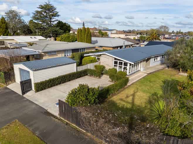 16 St Pauls Road, Chartwell