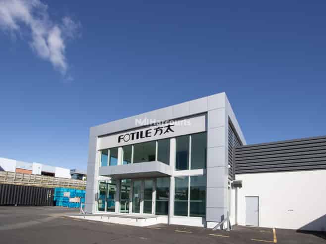 Premium Showroom & Warehouse 