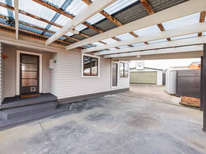 15 Suzanne Grove, Kelvin Grove