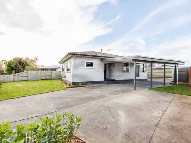 15 Suzanne Grove, Kelvin Grove