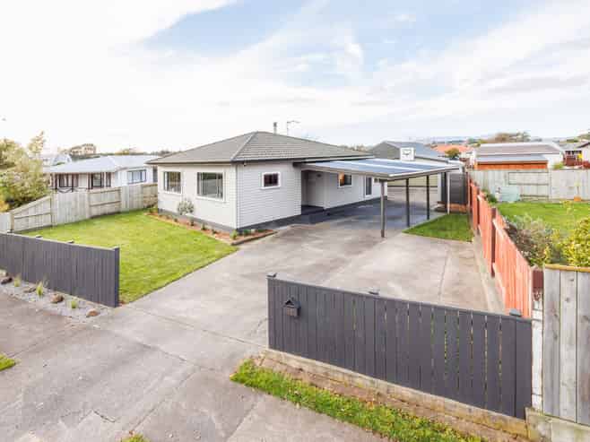 15 Suzanne Grove, Kelvin Grove