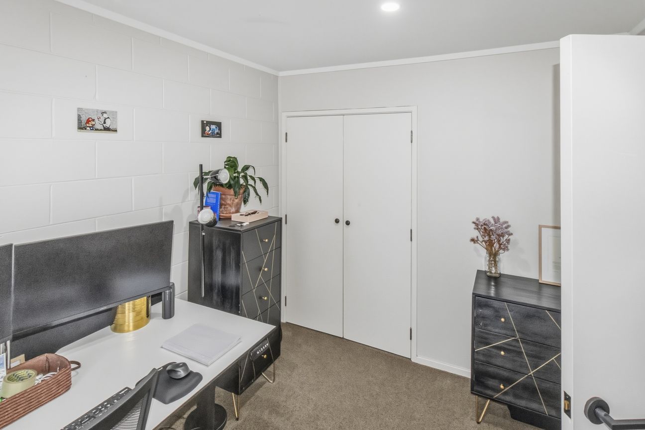 Two bedroom unit in Ellerslie! - Vista 6