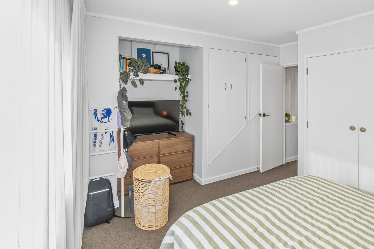 Two bedroom unit in Ellerslie! - Vista 5