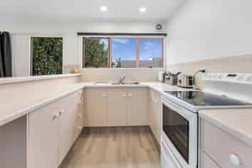 2/27 Willow Avenue, Hannahs Bay