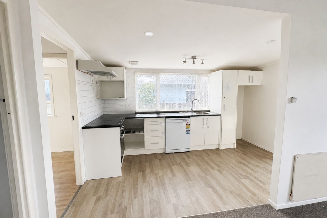Freshly Renovated - Lots of Space! - Aanzicht 4