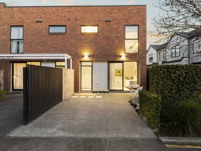 16 Uku Lane, Hobsonville