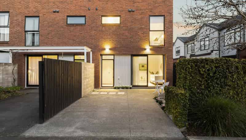 16 Uku Lane, Hobsonville