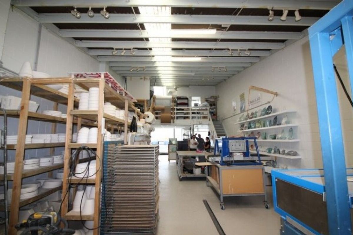Northcote Tradesman Unit – 138sqm Available Now - Ansicht 3
