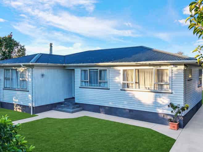 2 Valentine Street, Papakura