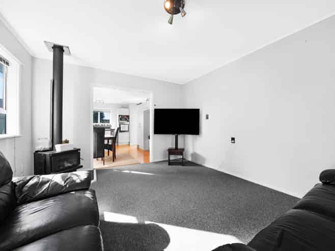 2 Valentine Street, Papakura