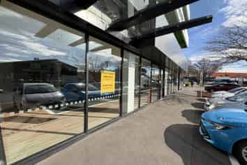 Quality ground floor office & medical opportunity