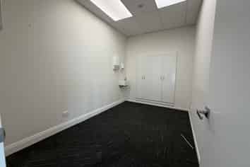 Quality ground floor office & medical opportunity