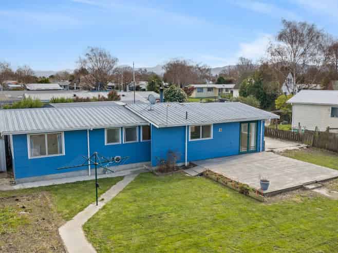6 Watson Place, Springlands