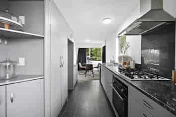 78 Amanda Avenue, Dinsdale