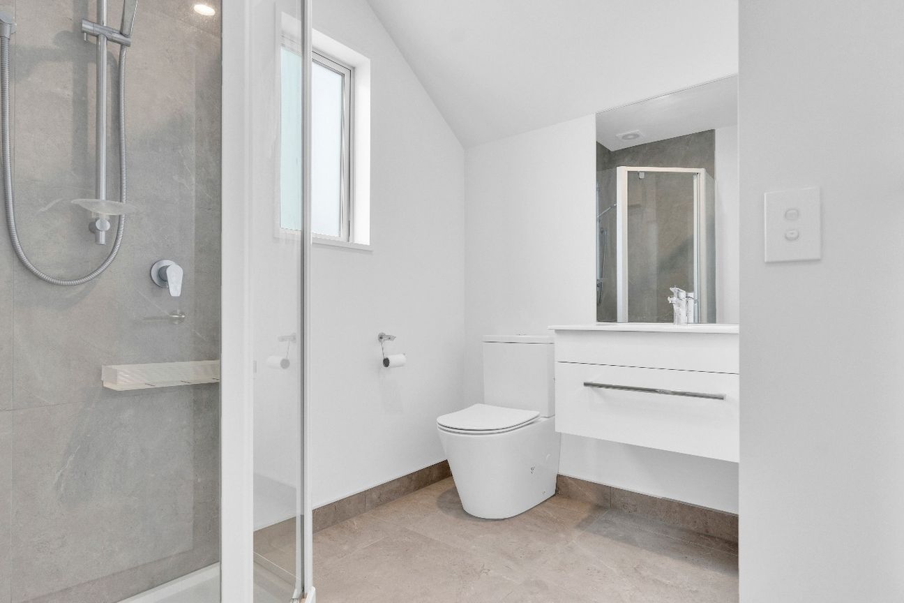 Two Bedroom Townhouse In Great Location! - Meer