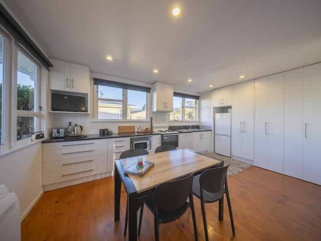 27 Excelsior Place, Manapouri