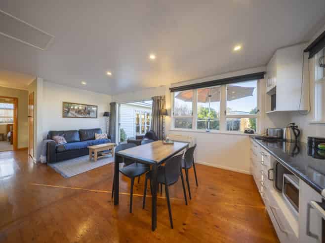 27 Excelsior Place, Manapouri