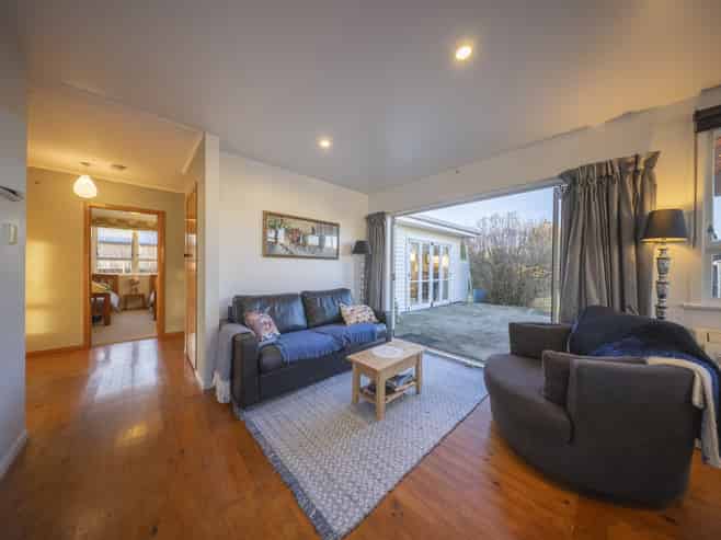 27 Excelsior Place, Manapouri
