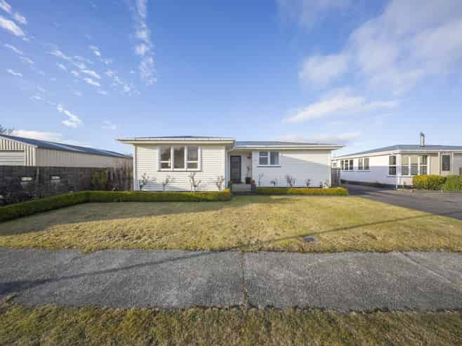 27 Excelsior Place, Manapouri