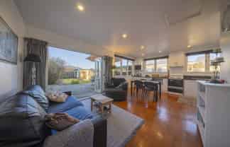 27 Excelsior Place, Manapouri