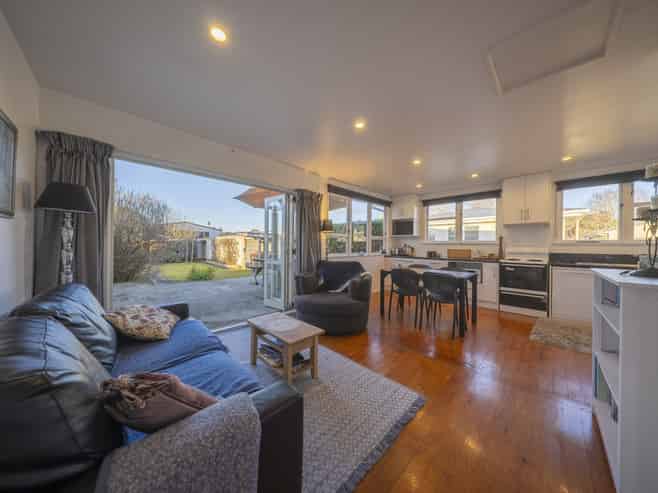 27 Excelsior Place, Manapouri
