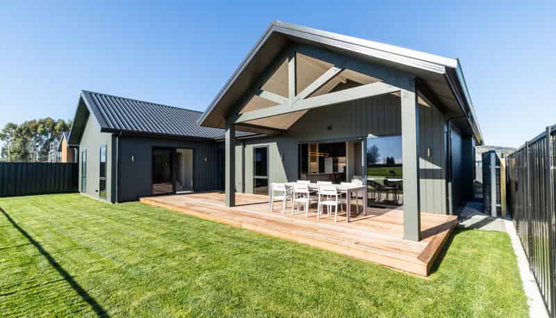 33 Crombie Avenue, Havelock North