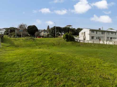 A and B/176 Mungavin Avenue, Cannons Creek
