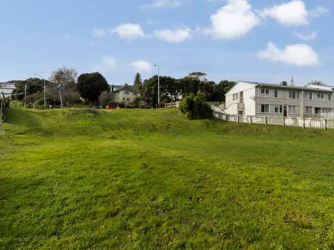 A and B/176 Mungavin Avenue, Cannons Creek