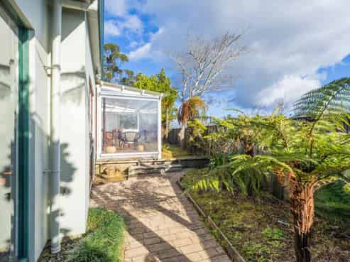 27 Taroka Close, Pinehill