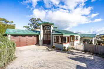 27 Taroka Close, Pinehill