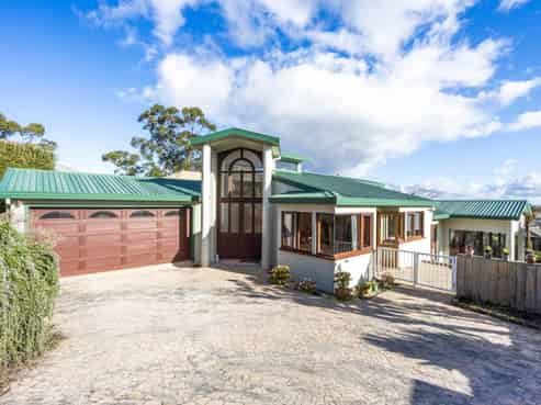27 Taroka Close, Pinehill