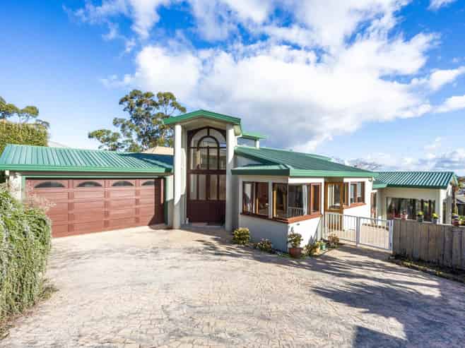 27 Taroka Close, Pinehill