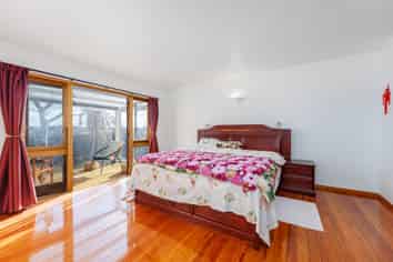 27 Taroka Close, Pinehill
