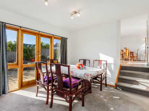 27 Taroka Close, Pinehill