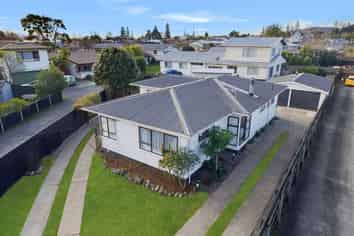 8 Palm Avenue, Stoke