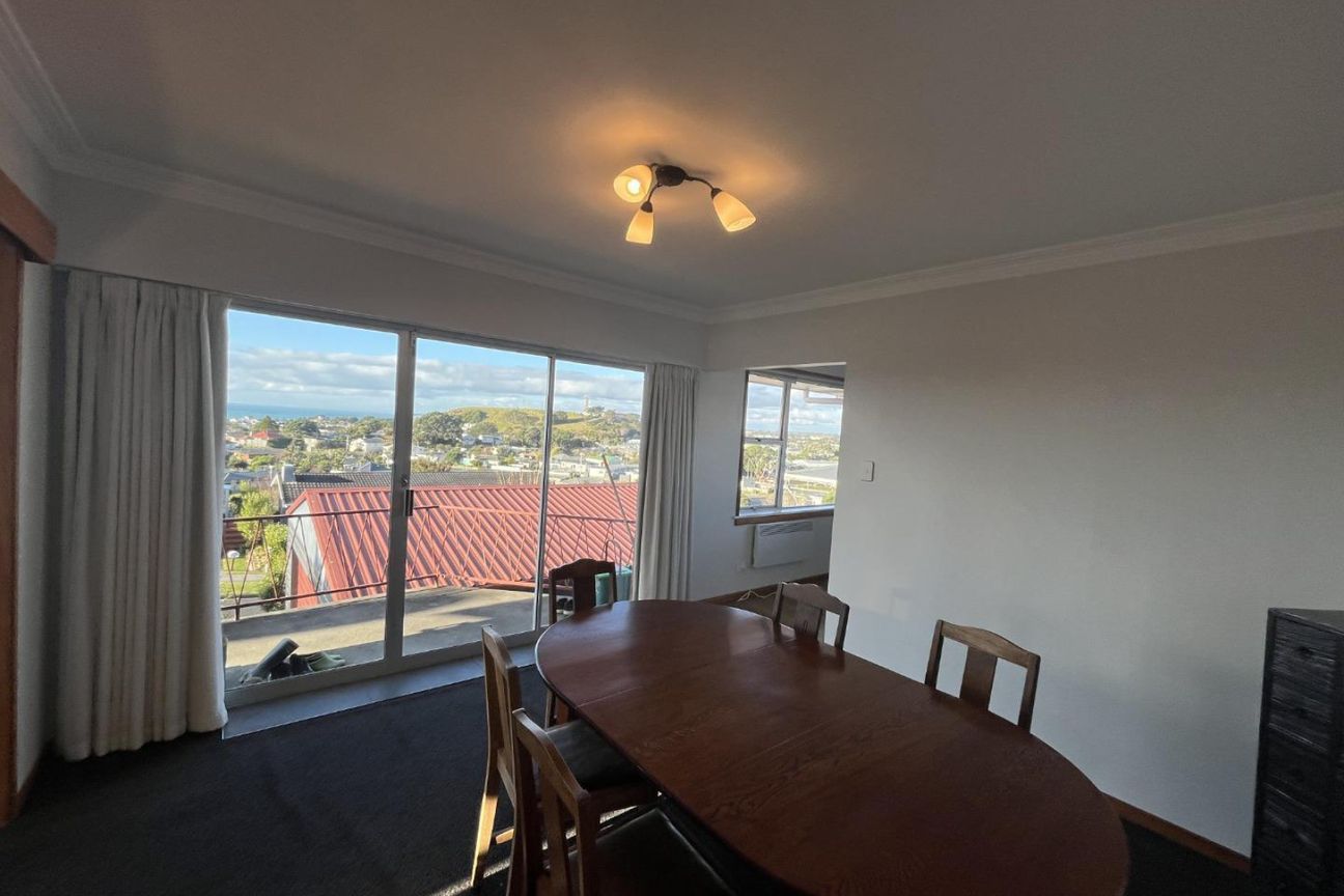 3 bed, 2 bath - Power and Internet included in rent - Widok 6