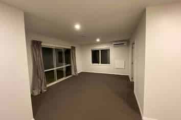 5 Peter Burke Way, Pyes Pa
