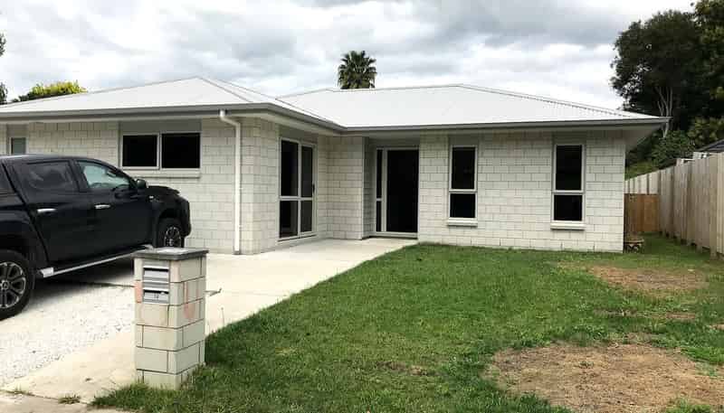 5 Peter Burke Way, Pyes Pa