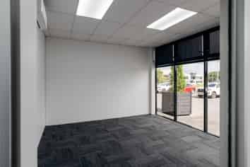 Warehouse Opportunity in the Heart of Penrose