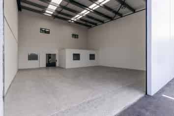 Warehouse Opportunity in the Heart of Penrose