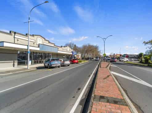 High-Profile Queen Street Retail