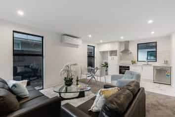 2/128 Huxley Street, Sydenham