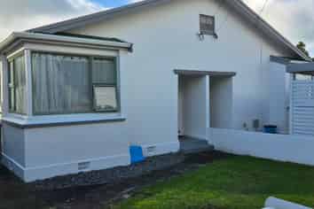 A/9 Paynter Avenue, Strandon
