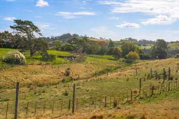 6 + 6a Pinestead Reach, Stillwater