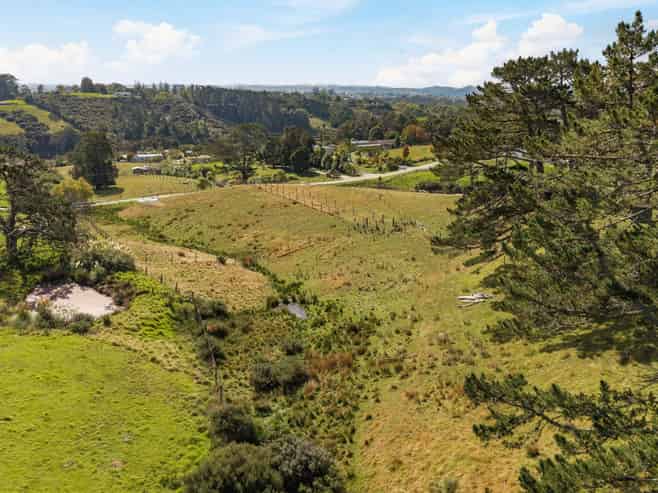 6 + 6a Pinestead Reach, Stillwater
