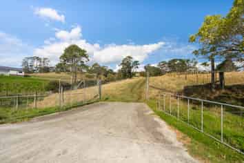 6 + 6a Pinestead Reach, Stillwater